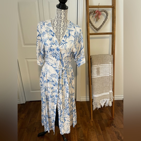 Floral maxi dress - Picture 1 of 4